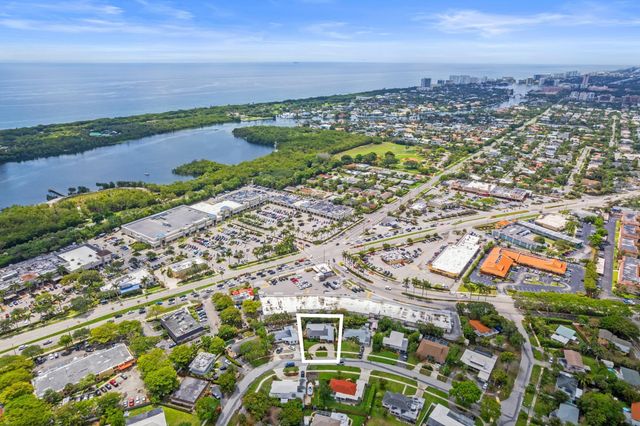 450 NE 5th Circle, Boca Raton, FL 33431