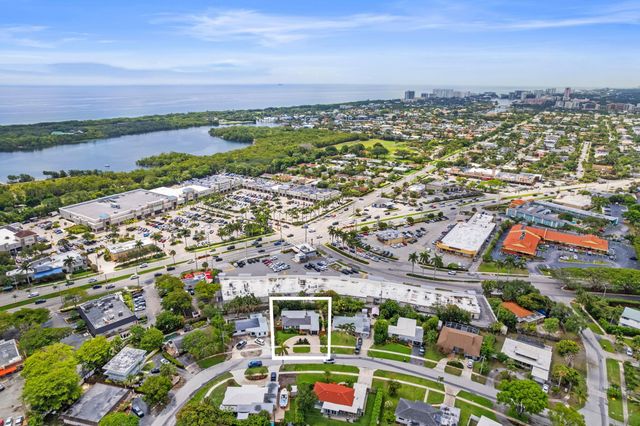 450 NE 5th Circle, Boca Raton, FL 33431