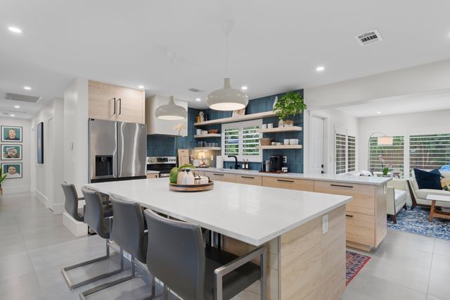 450 NE 5th Circle, Boca Raton, FL 33431