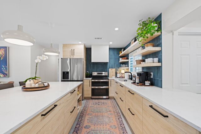 450 NE 5th Circle, Boca Raton, FL 33431