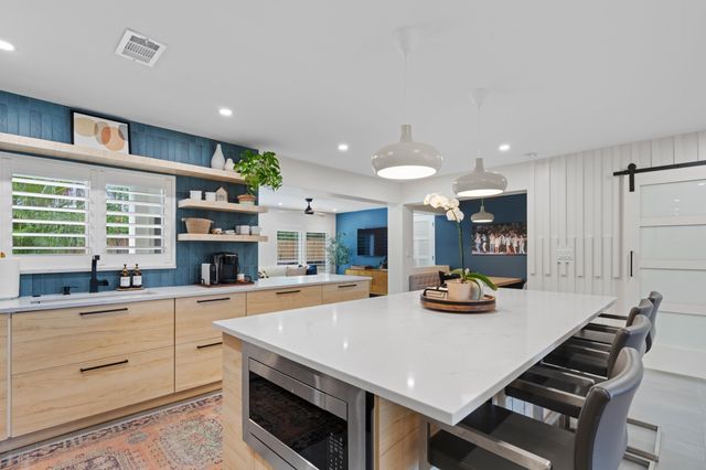 450 NE 5th Circle, Boca Raton, FL 33431