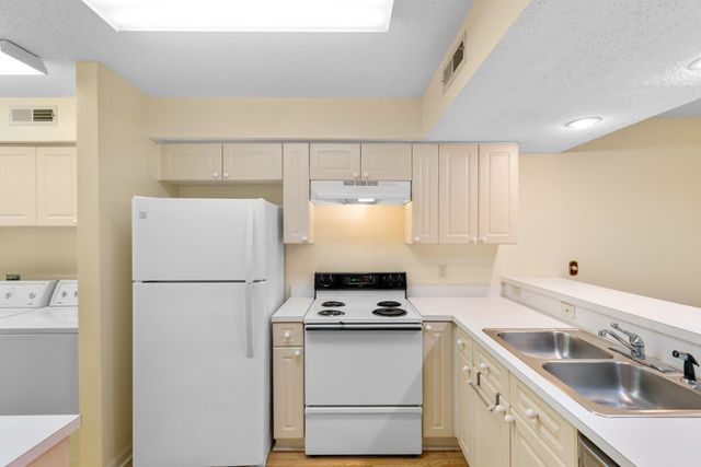 93 Egret Run Ln Unit 113, Pawleys Island, SC 29585