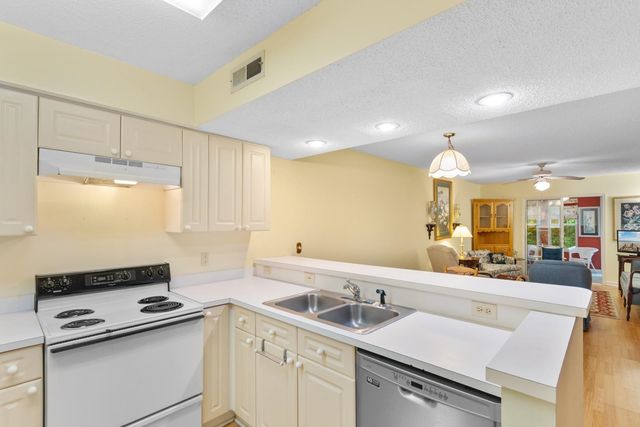 93 Egret Run Ln Unit 113, Pawleys Island, SC 29585