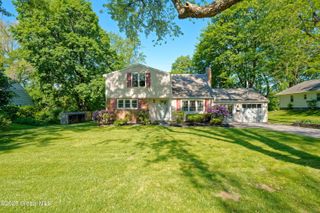 9 S Maple Lane, Colonie, NY 12211