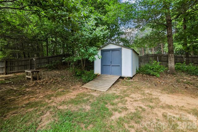 3552 Navajo Drive, Maiden, NC 28650