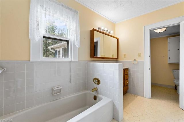 8417 Linville Road, Oak Ridge, NC 27310