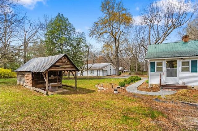 8417 Linville Road, Oak Ridge, NC 27310