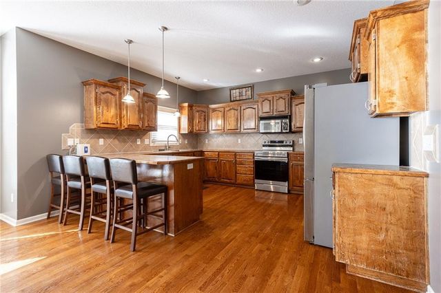 25609 E 31st Terrace, Blue Springs, MO 64015