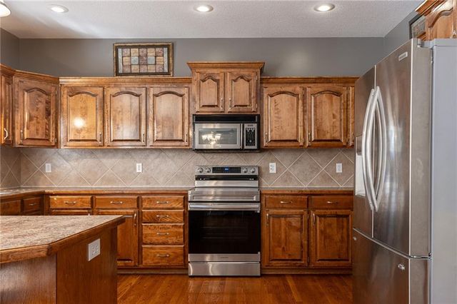 25609 E 31st Terrace, Blue Springs, MO 64015