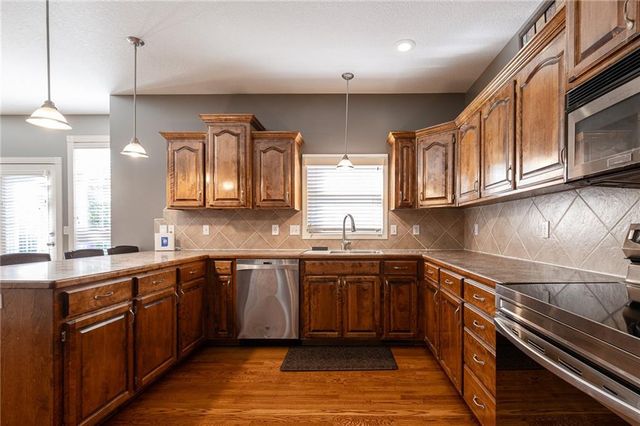 25609 E 31st Terrace, Blue Springs, MO 64015