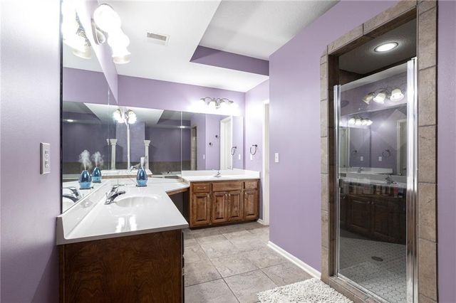 25609 E 31st Terrace, Blue Springs, MO 64015