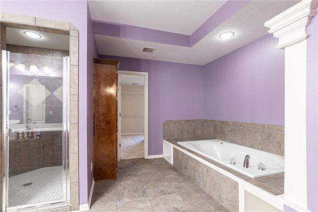 25609 E 31st Terrace, Blue Springs, MO 64015