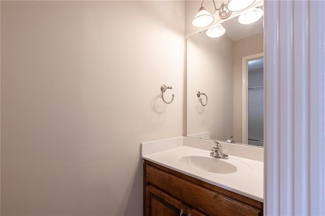 25609 E 31st Terrace, Blue Springs, MO 64015