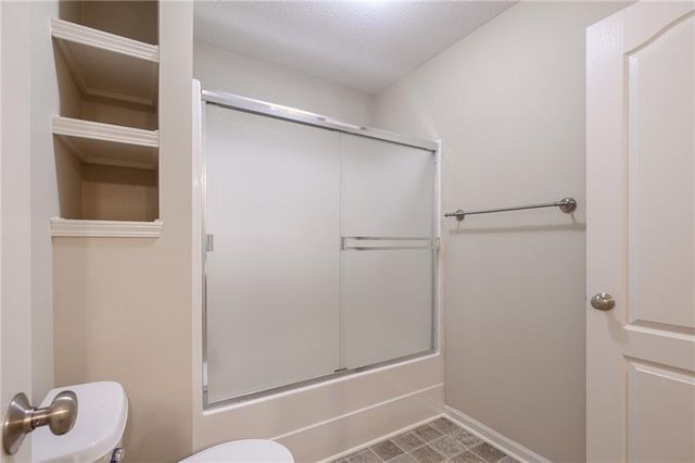 25609 E 31st Terrace, Blue Springs, MO 64015