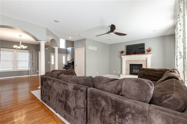 25609 E 31st Terrace, Blue Springs, MO 64015