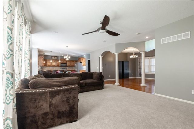 25609 E 31st Terrace, Blue Springs, MO 64015