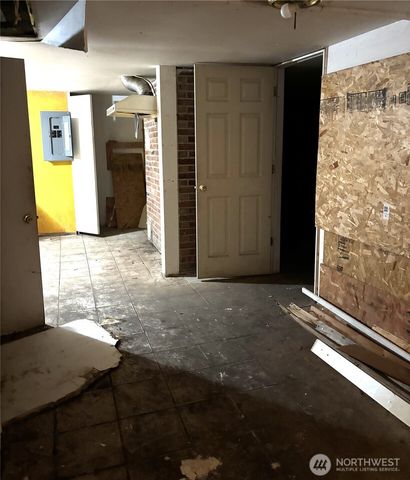 9208 17th Avenue SW, Seattle, WA 98106