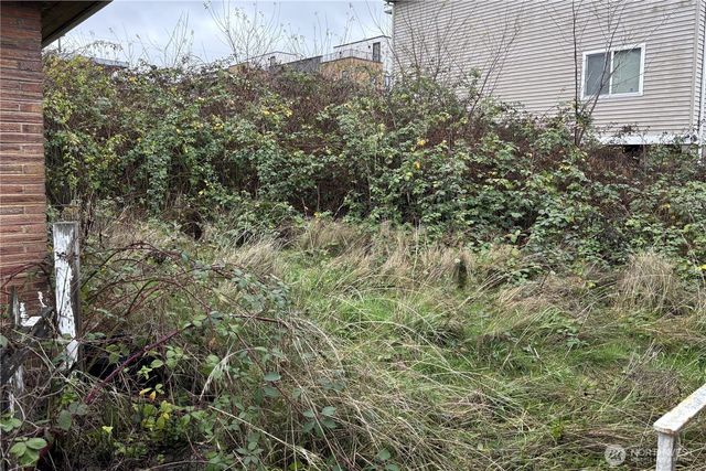 9208 17th Avenue SW, Seattle, WA 98106