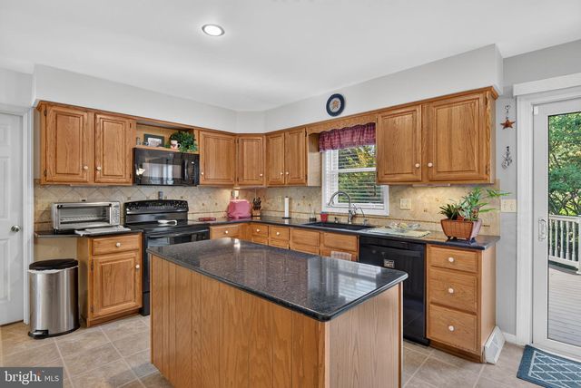 13 DIANE AVE, Lititz, PA 17543