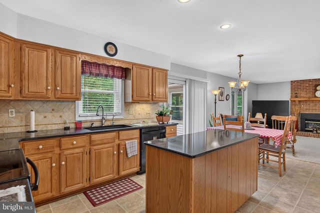 13 DIANE AVE, Lititz, PA 17543