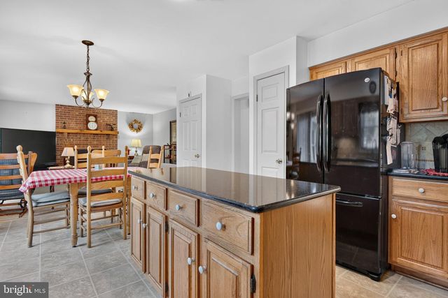 13 DIANE AVE, Lititz, PA 17543