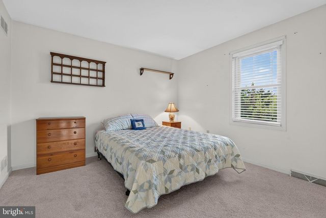 13 DIANE AVE, Lititz, PA 17543