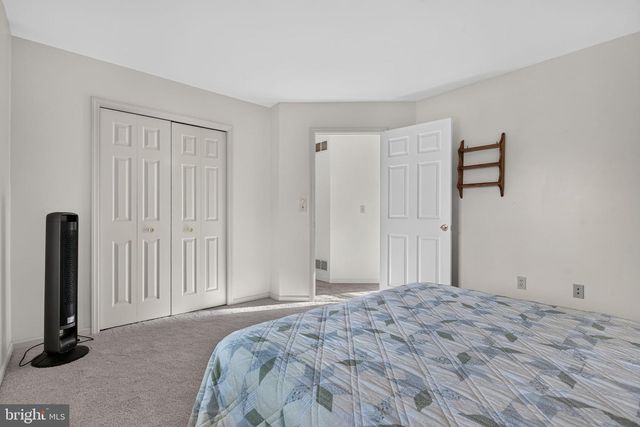 13 DIANE AVE, Lititz, PA 17543