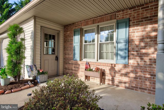 13 DIANE AVE, Lititz, PA 17543