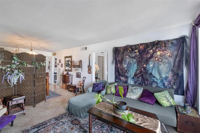 3475 N Country Club Drive 619, Aventura, FL 33180