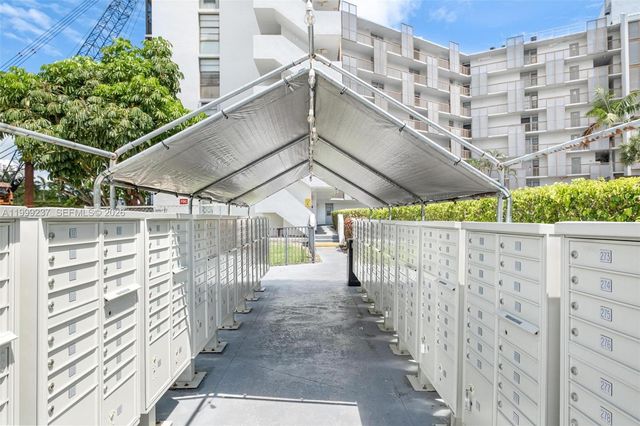 3475 N Country Club Drive 619, Aventura, FL 33180