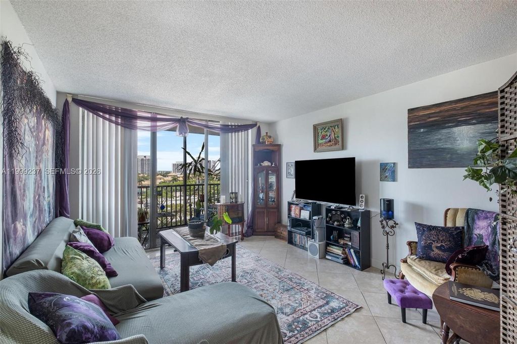 3475 N Country Club Drive 619, Aventura, FL 33180