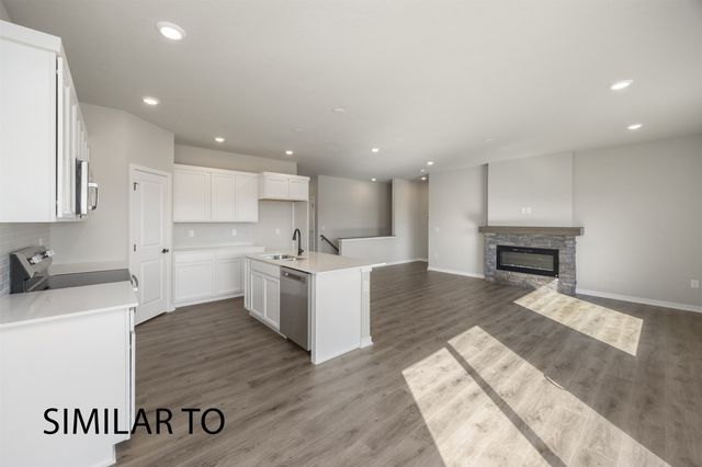 16314 Ironwood Lane, Urbandale, IA 50323