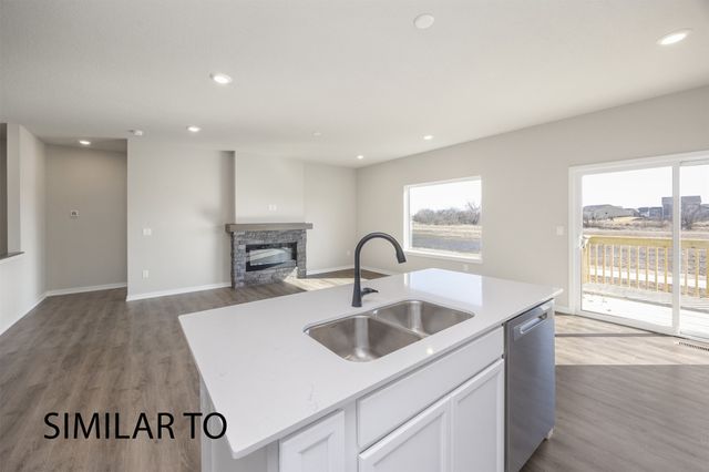 16314 Ironwood Lane, Urbandale, IA 50323