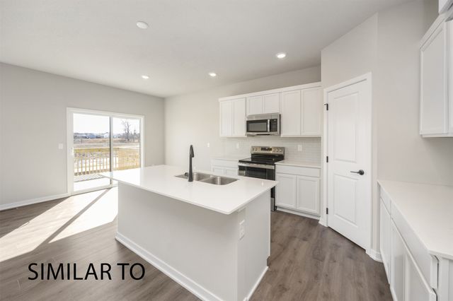 16314 Ironwood Lane, Urbandale, IA 50323