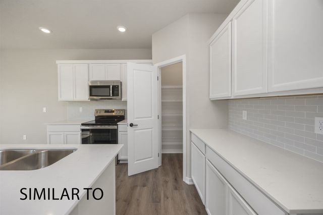 16314 Ironwood Lane, Urbandale, IA 50323