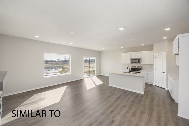 16314 Ironwood Lane, Urbandale, IA 50323