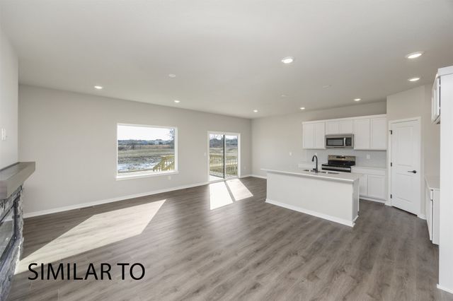 16314 Ironwood Lane, Urbandale, IA 50323