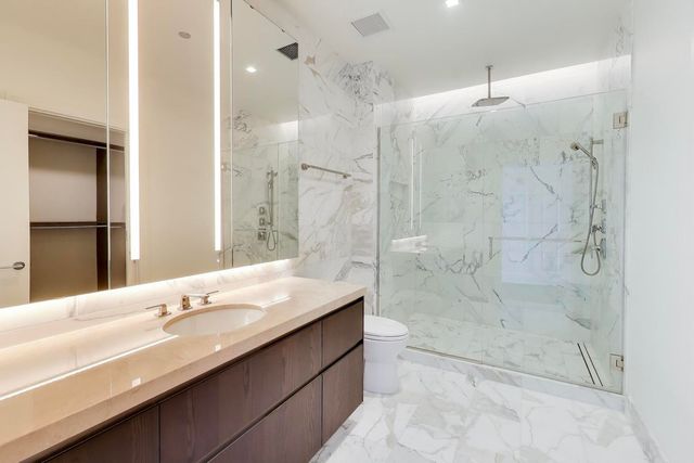 363 E Wacker Drive 5506, Chicago, IL 60601