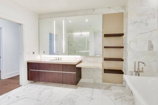 363 E Wacker Drive 5506, Chicago, IL 60601