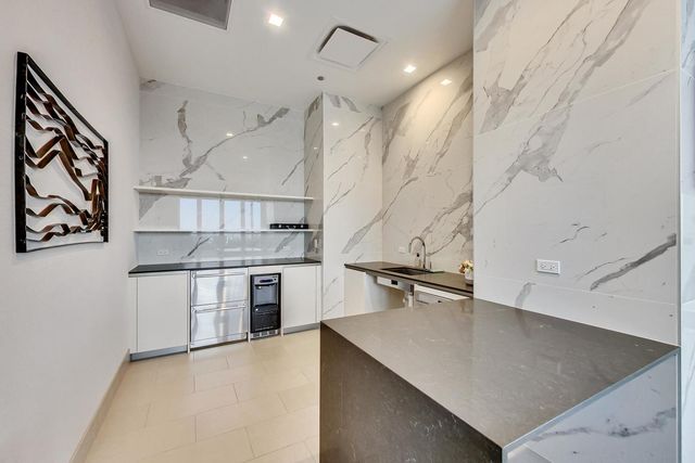 363 E Wacker Drive 5506, Chicago, IL 60601