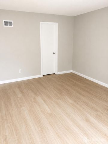 43 deerberry Lane, South Brunswick, NJ 08852