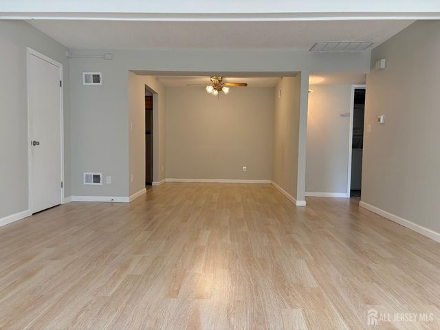 43 deerberry Lane, South Brunswick, NJ 08852