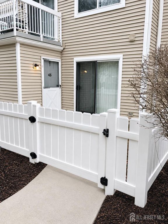 43 deerberry Lane, South Brunswick, NJ 08852