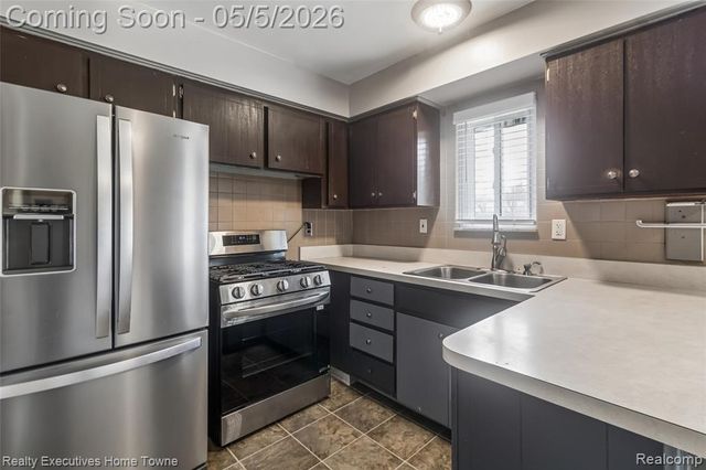 20790 Shoreview Street, Clinton Township, MI 48035
