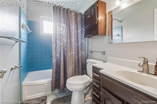 20790 Shoreview Street, Clinton Township, MI 48035