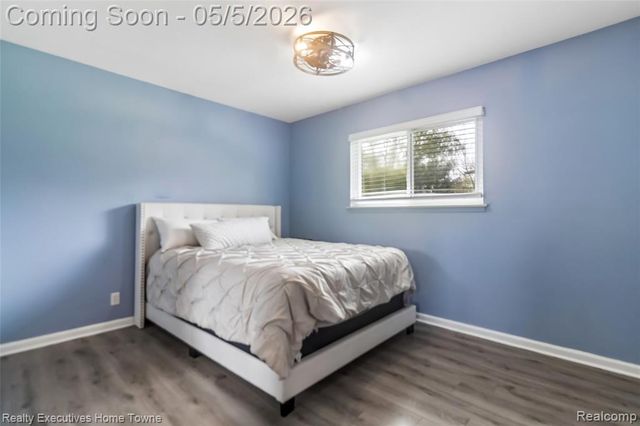 20790 Shoreview Street, Clinton Township, MI 48035