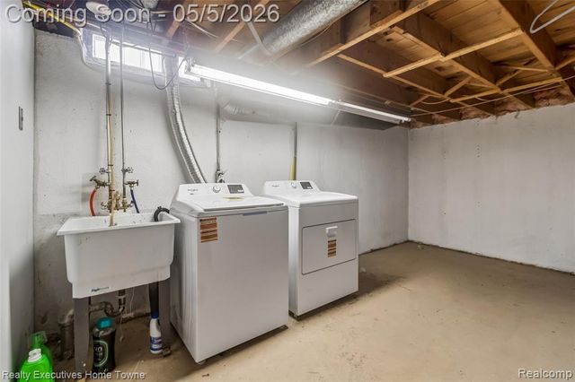 20790 Shoreview Street, Clinton Township, MI 48035