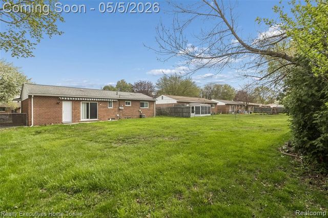 20790 Shoreview Street, Clinton Township, MI 48035