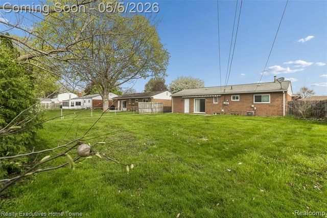 20790 Shoreview Street, Clinton Township, MI 48035