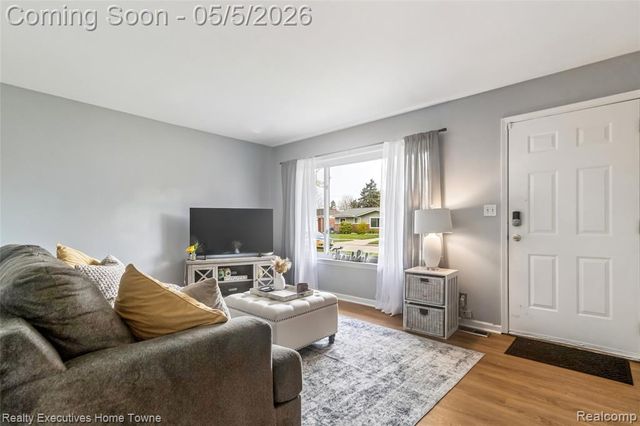 20790 Shoreview Street, Clinton Township, MI 48035